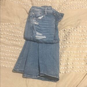 American Eagle Outfitters Light Blue Distressed Jeans